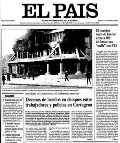 Y Cartagena ardió mientras España estaba de fiesta: 30 años del incendio de la Asamblea de Murcia 3 Portada de EL PAÍS, cuya noticia principal del día fue el incendio del Parlamento murciano.