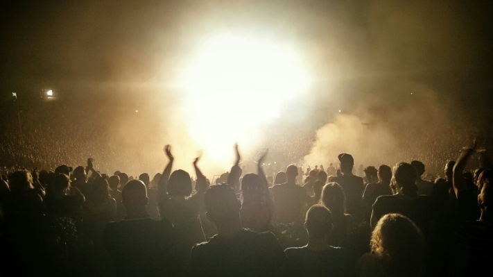 YellowHeart permite a los músicos y organizadores de conciertos tener más control sobre las entradas revendidas 1 El asistente de eventos en vivo de Lea para Messenger facilita la compra de boletos
