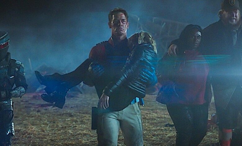 John Cena reacciona a los cameos del DCEU de Peacemaker Finale 1 John Cena reacciona a los cameos del DCEU de Peacemaker Finale