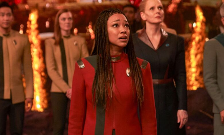 El director de la temporada 4 de Star Trek: Discovery explica las tensas negociaciones 10-C 1 El director de la temporada 4 de Star Trek: Discovery explica las tensas negociaciones 10-C