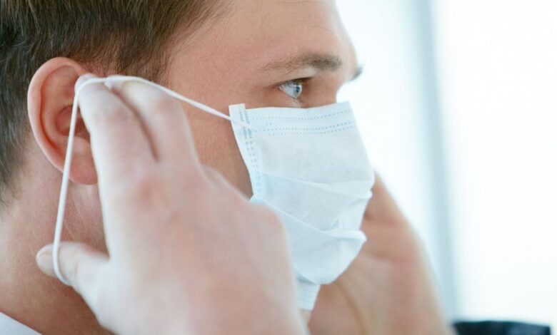 Farmacéuticos alertan de dermatitis y hongos por las mascarillas 1 Farmaceuticos alertan de dermatitis y hongos por las mascarillas