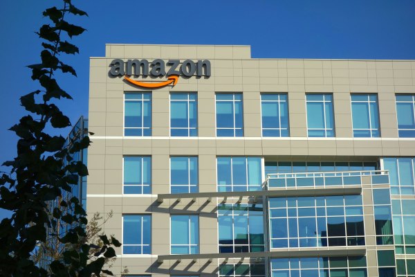 Amazon presenta demanda contra más falsificadores 1 La corte de apelaciones dictamina que Amazon puede ser considerado responsable de los productos de terceros