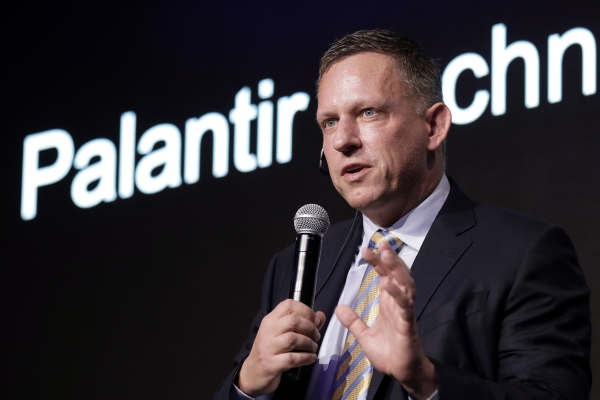 Peter Thiel para dejar el tablero de Facebook, en el que probablemente olvidaste que todavía estaba 1 Peter Thiel para dejar el tablero de Facebook, en el que probablemente olvidaste que todavía estaba