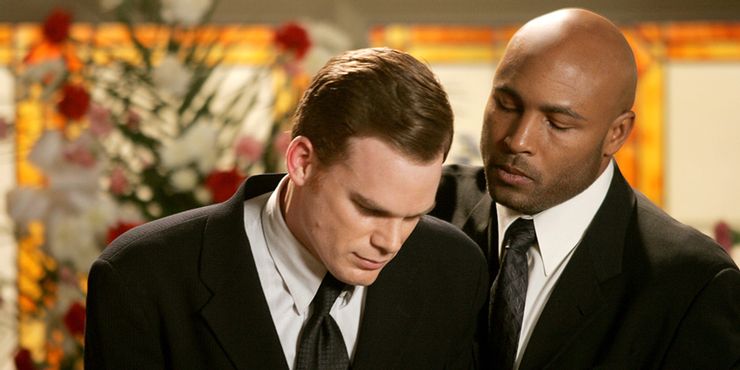 Six Feet Under: la primera y última línea de cada personaje principal 6 1653108763 565 Six Feet Under la primera y ultima linea de cada.5