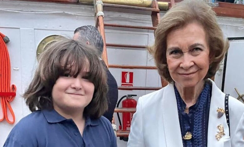 La reina Sofía se encuentra con uno de sus mayores fans 1 1653237085 La reina Sofia se encuentra con uno de sus mayores