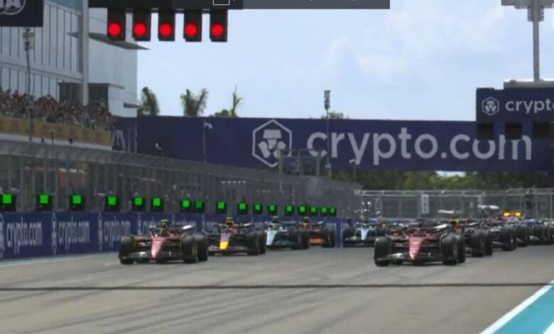 Alonso toca a Hamilton en la salida y Verstappen pasa a Sainz 1 Alonso toca a Hamilton en la salida y Verstappen pasa a Sainz