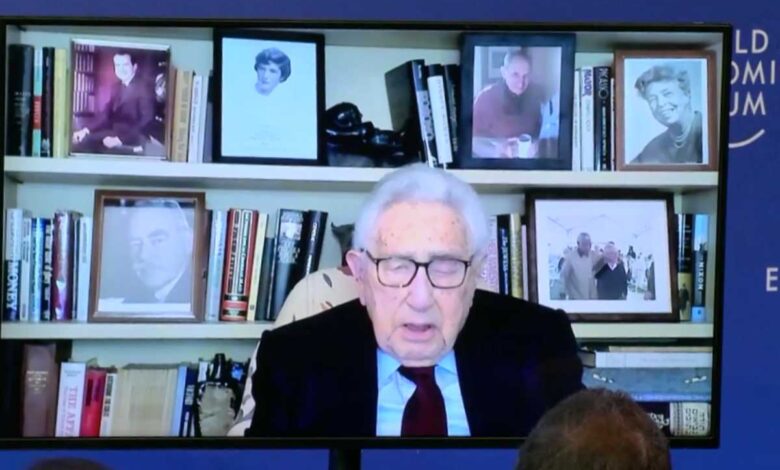 Genera rechazo propuesta de Kissinger de negociación para frenar invasión a Ucrania