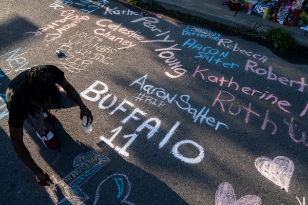 Tirador de Buffalo invitó a otros a su 'diario' privado de Discord 30 minutos antes del ataque 1 Tirador de Buffalo invitó a otros a su 'diario' privado de Discord 30 minutos antes del ataque