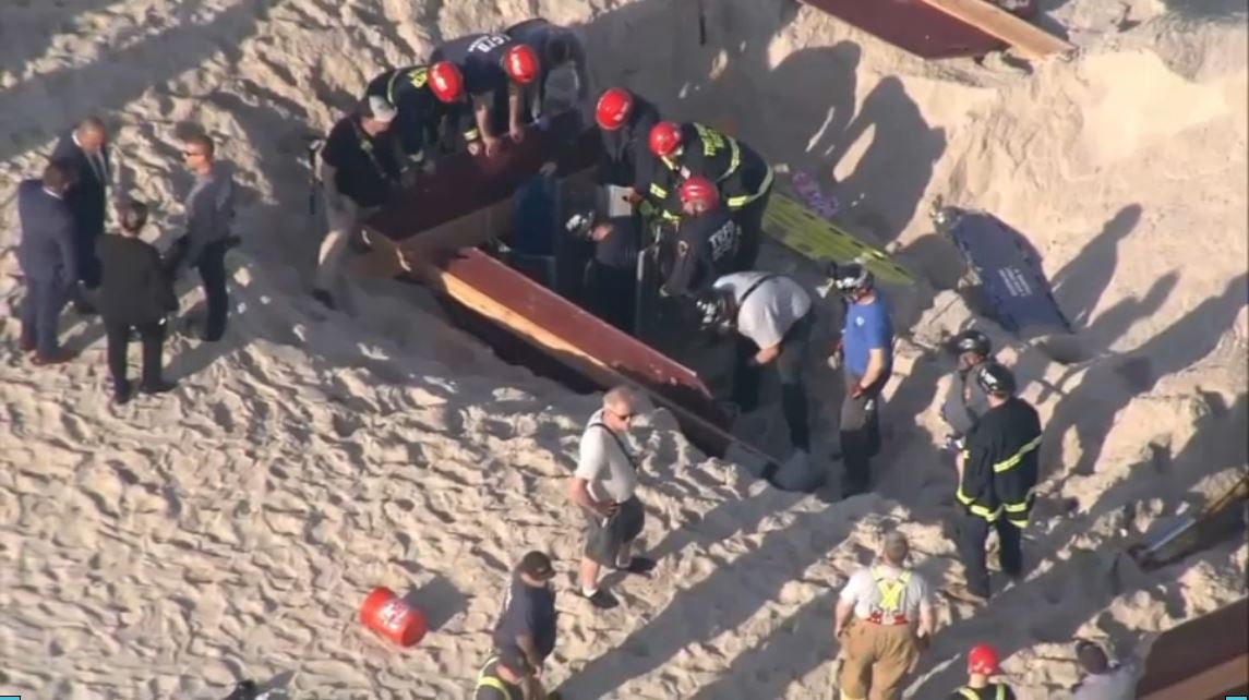 adolescente muere sepultado en una playa 1 adolescente muere sepultado en una playa