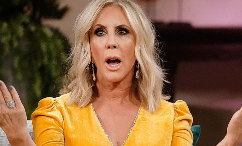 Momentos en los que Vicki Gunvalson de RHOC estuvo enferma o lesionada en el programa 1 RHOC: Vicki Gunvalson presenta a su nuevo novio Michael a su familia