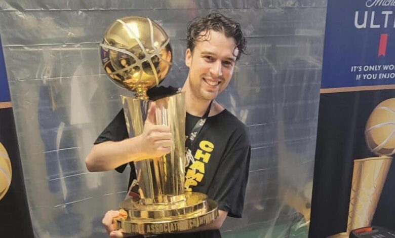 Robledillo, el 'scout' español que triunfa en los Warriors: "Curry te trata como uno más" 1 Robledillo, el 'scout' español que triunfa en los Warriors: "Curry te trata como uno más"