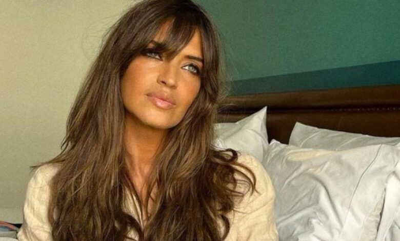Sara Carbonero recibe el alta hospitalaria tras varios días ingresada 1 Sara Carbonero, 'cazada' besándose apasionadamente en la calle con su nuevo novio