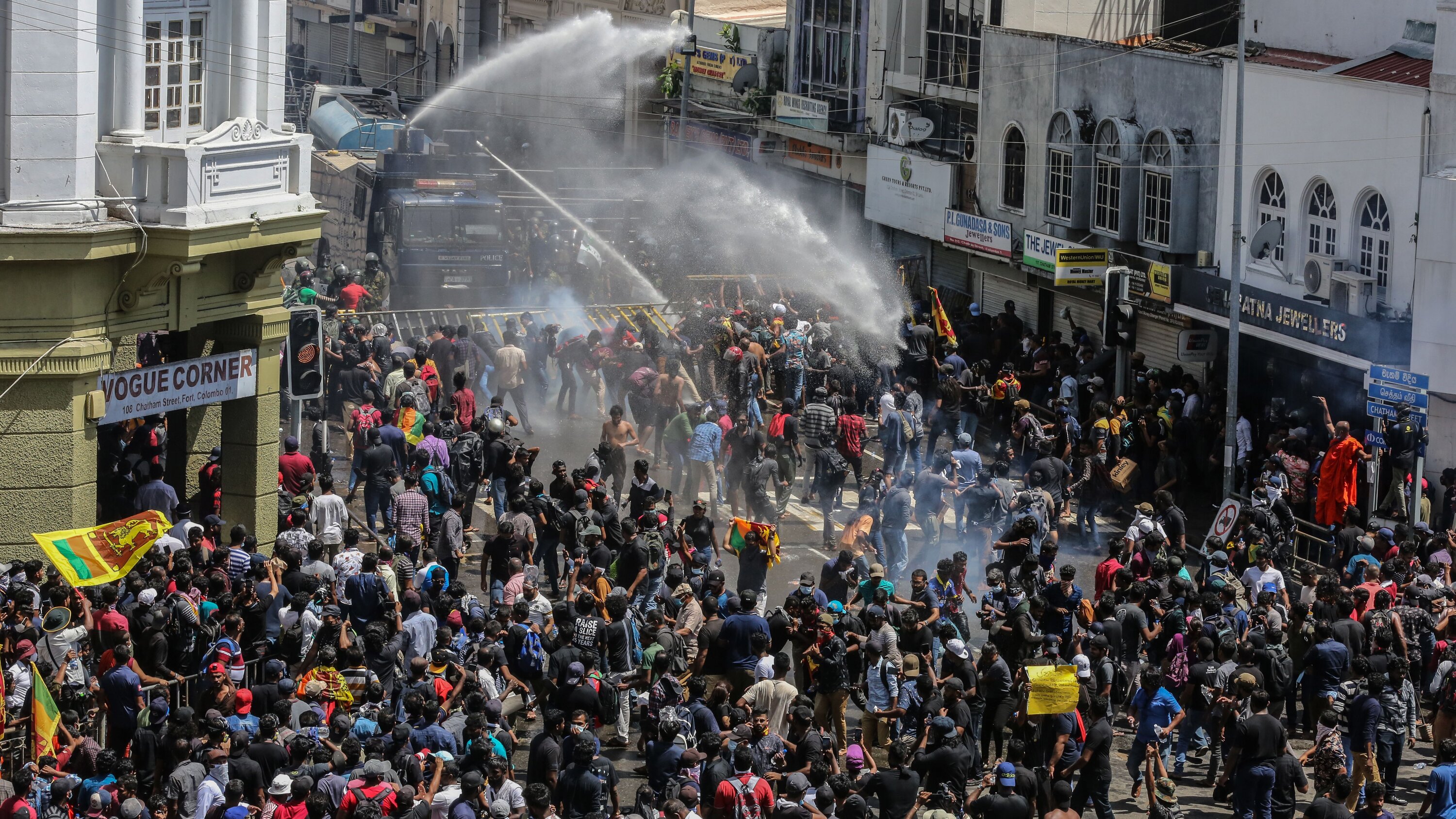 Actualizaciones en vivo: Sri Lanka en estado de agitación a medida que crecen las protestas 2 Cargando reproductor de video