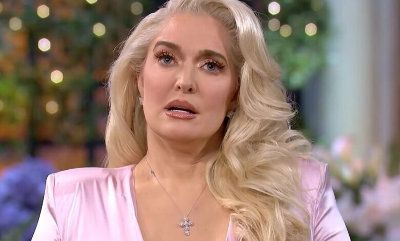 RHOBH: A Erika Jayne le ordenaron renunciar a aretes de $ 750K 1 RHOBH: A Erika Jayne le ordenaron renunciar a aretes de $ 750K