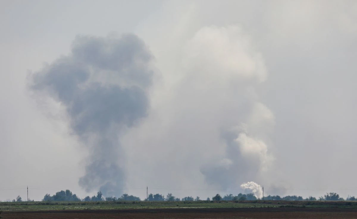 Última hora de la guerra en Ucrania, en directo | Una cadena de explosiones destruye un depósito de armamento en Crimea 1 Última hora de la guerra en Ucrania, en directo | Una cadena de explosiones destruye un depósito de armamento en Crimea