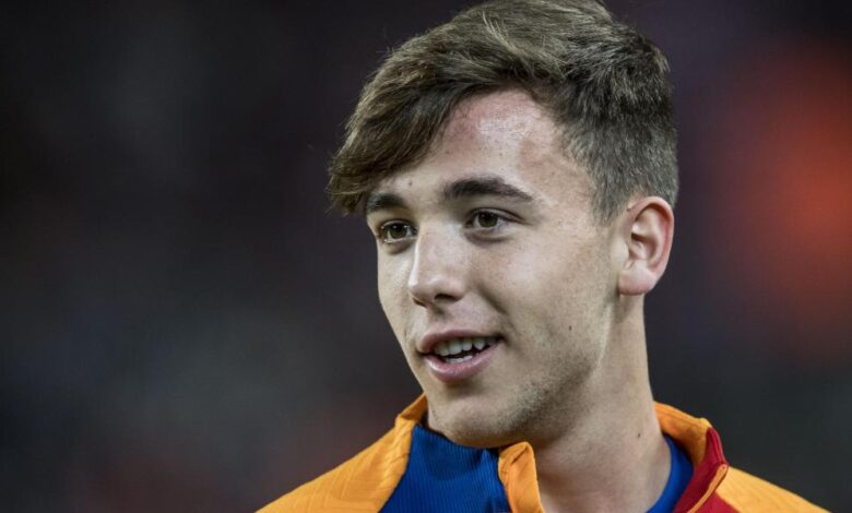 El Valencia apremia a Nico a pasar por la peluquería: "Pidiéndolo a gritos" 1 El Valencia apremia a Nico a pasar por la peluquería: "Pidiéndolo a gritos"