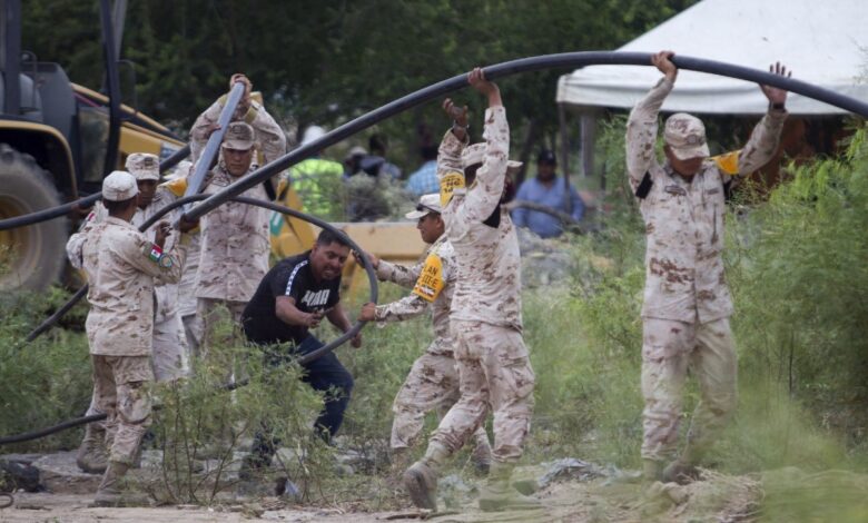 "No podemos hacer nada más"; Gobierno de Coahuila reitera esfuerzos por disminuir niveles de agua en el pozo 1 "No podemos hacer nada más"; Gobierno de Coahuila reitera esfuerzos por disminuir niveles de agua en el pozo