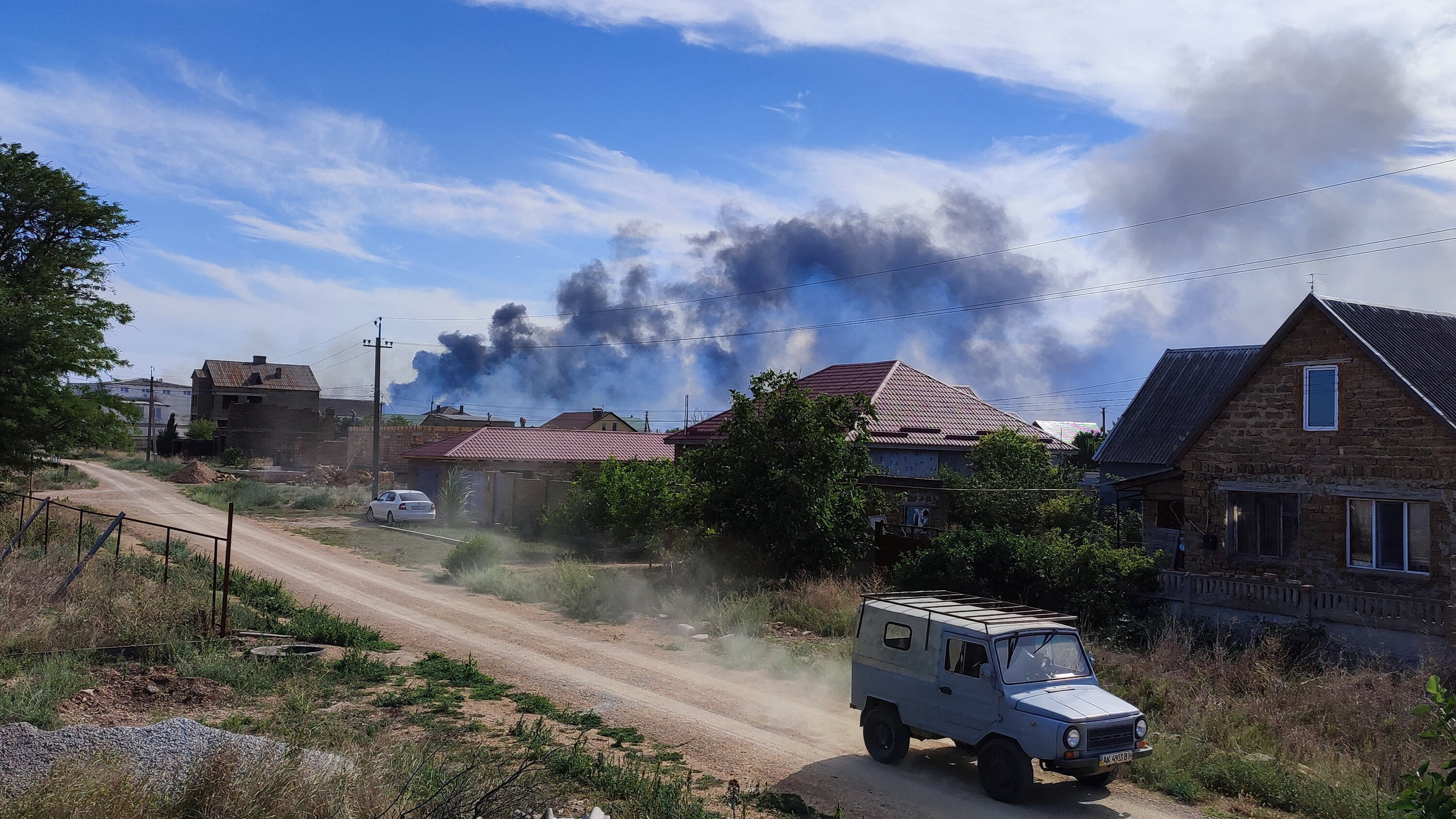 Noticias de la guerra de Ucrania: los daños en las explosiones de la base aérea parecen ser peores de lo que Rusia afirmó 2 Cargando reproductor de video