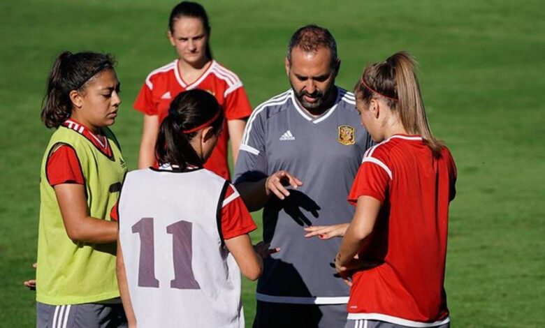 Pedro López: "Es un orgullo que valoren tanto el fútbol femenino español"