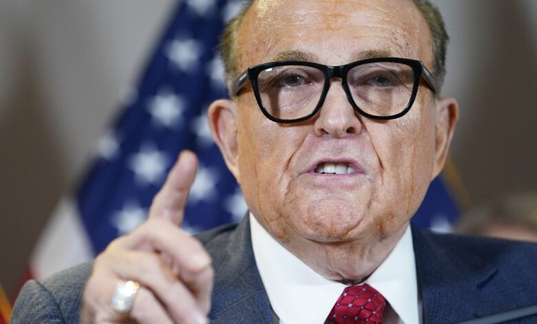 Rudolph Giuliani, exabogado de Trump, es objeto de una investigación penal por el intento de pucherazo en Georgia 1 Rudolph Giuliani, exabogado de Trump, es objeto de una investigación penal por el intento de pucherazo en Georgia