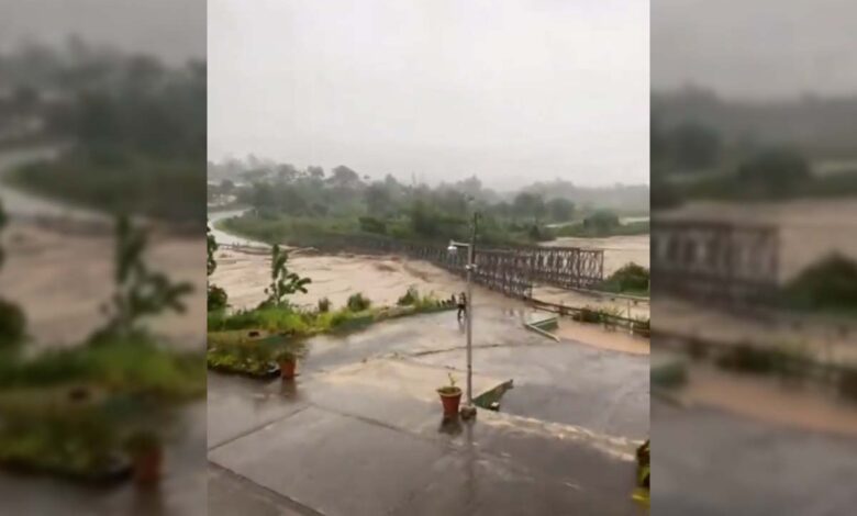 Huracán Fiona destruye puente en Puerto Rico; se esperan 'inundaciones catastróficas' |Video 1 Huracán Fiona destruye puente en Puerto Rico; se esperan 'inundaciones catastróficas' |Video