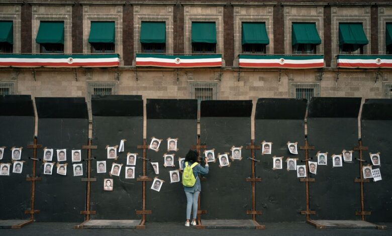 La guerra interna de la Fiscalía amenaza con descarrilar la investigación del ‘caso Ayotzinapa’ 1 La guerra interna de la Fiscalía amenaza con descarrilar la investigación del ‘caso Ayotzinapa’