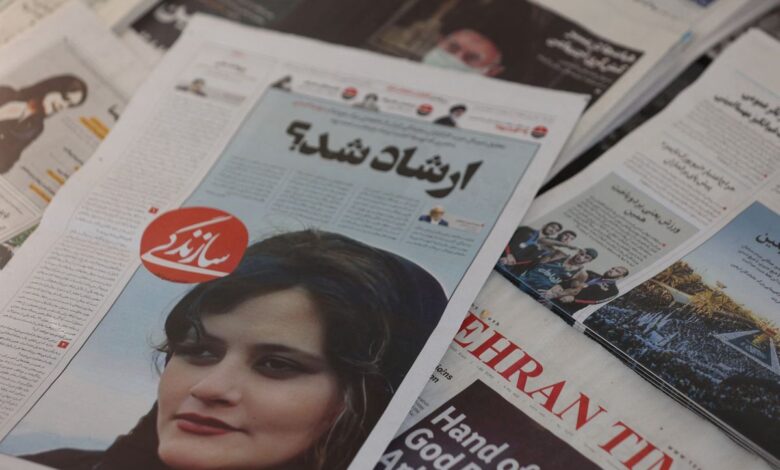 La muerte de una joven detenida por llevar mal el velo provoca una oleada de protestas en Irán 1 La muerte de una joven detenida por llevar mal el velo provoca una oleada de protestas en Irán