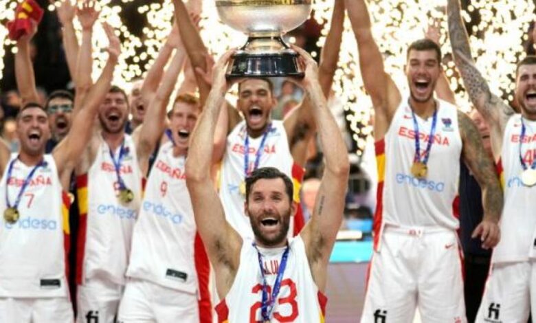 El trofeo del Eurobasket estará dos días en Atocha 1 El trofeo del Eurobasket estará dos días en Atocha