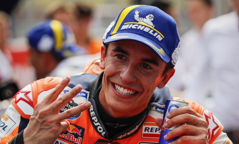 La mutua admiración de los estoicos Marc Márquez y Luis Enrique 1 Márquez: "Se tienen que alinear todas las vírgenes"