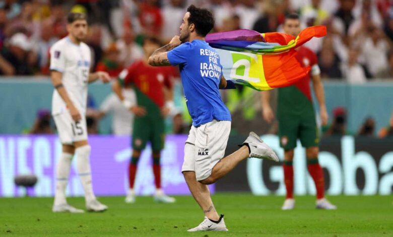 Así fue la protesta en el Mundial que no apareció en la transmisión oficial 1 Así fue la protesta en el Mundial que no apareció en la transmisión oficial