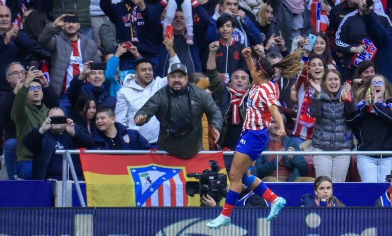 El Metropolitano se abre de nuevo para el Atlético Femenino 1 Hasta la ola se vio en la reapertura del Metropolitano