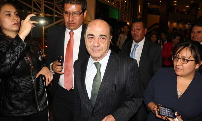 Murillo Karam sale del hospital tras 27 días internado para recuperarse de una operación 1 Murillo Karam sale del hospital tras 27 días internado para recuperarse de una operación