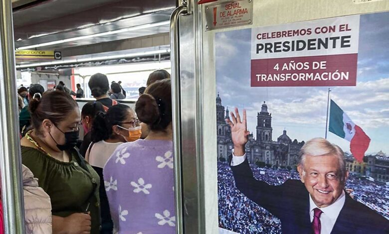 Ordenan retirar del Metro carteles de la marcha de AMLO 1 Ordenan retirar del Metro carteles de la marcha de AMLO