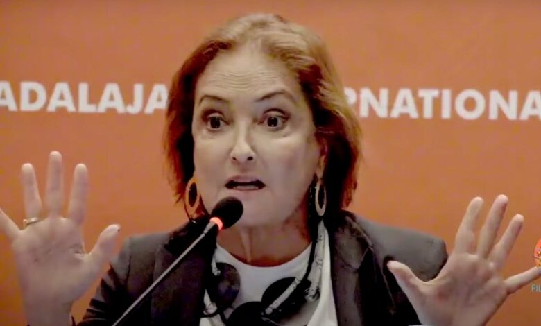 Patricia Armendáriz explota tras ser abucheada en la FIL por defender a AMLO 1 Patricia Armendáriz explota tras ser abucheada en la FIL por defender a AMLO