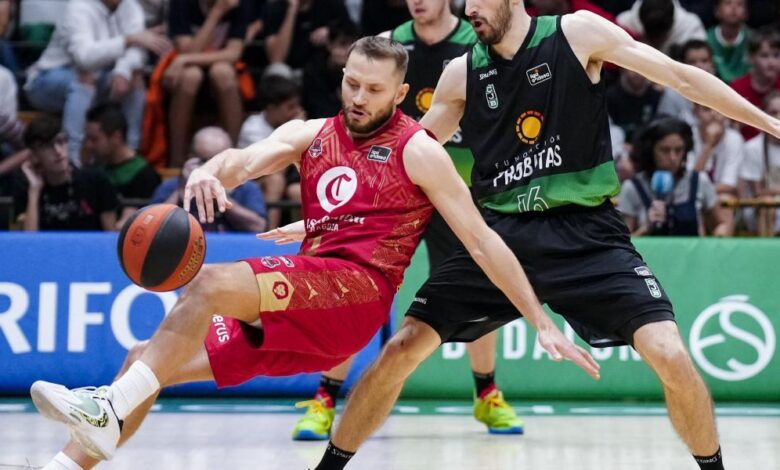 Ponitka: "El Unicaja tiene doce jugadores que pueden ser decisivos" 1 Ponitka: "El Unicaja tiene doce jugadores que pueden ser decisivos"