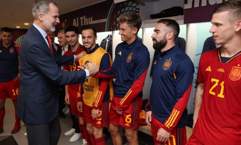 Qatar 2022: Rey Felipe VI bajó al vestuario del Estadio Al Thumama para felicitar a España | Video 1 Qatar 2022: Rey Felipe VI bajó al vestuario del Estadio Al Thumama para felicitar a España | Video