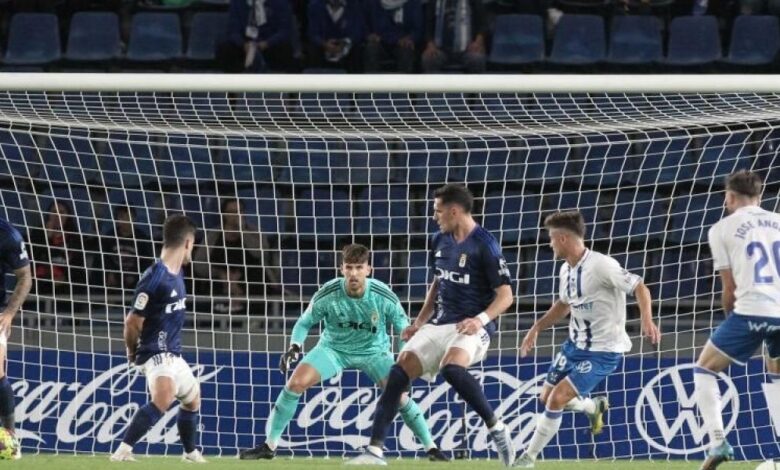 Un desacertado Tenerife cae ante la eficacia del Real Oviedo 1 Un desacertado Tenerife cae ante la eficacia del Real Oviedo