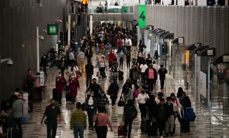 Un fallo informático en el sistema de migración provoca largas filas en el aeropuerto de Ciudad de México 1 Un fallo informático en el sistema de migración provoca largas filas en el aeropuerto de Ciudad de México