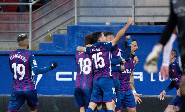 El Eibar aprovecha el tiempo añadido para remontar 1 El Eibar aprovecha el tiempo añadido para remontar