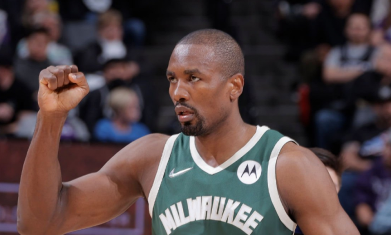 Ibaka vuelve a jugar con los Bucks un mes después 1 Ibaka vuelve a jugar con los Bucks un mes después