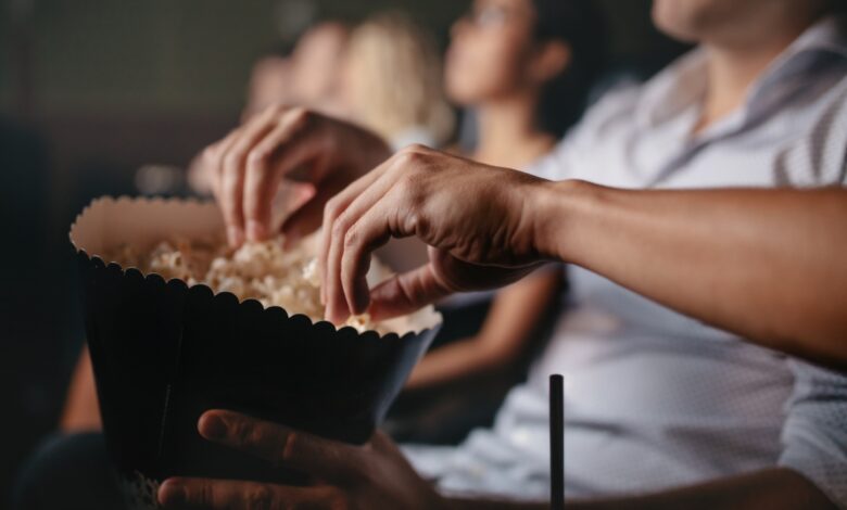 Netflix está permitiendo que más suscriptores vean sus películas y programas de televisión, según un informe 1 Netflix está permitiendo que más suscriptores vean sus películas y programas de televisión, según un informe