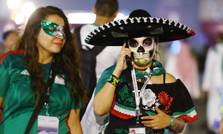 Qatar 2022: Piden mexicanos un milagro...¿hasta en el más allá? | Fotogalería 1 Qatar 2022: Piden mexicanos un milagro...¿hasta en el más allá? | Fotogalería