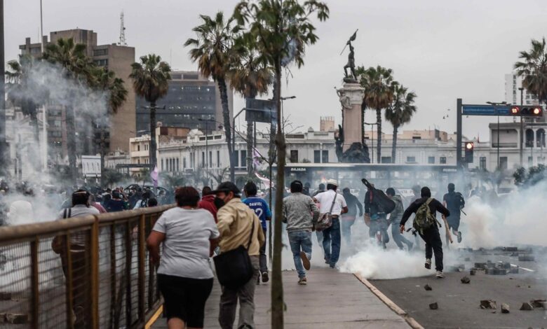 Simpatizantes y opositores de Pedro Castillo se enfrentan | Fotos y videos 1 Simpatizantes y opositores de Pedro Castillo se enfrentan | Fotos y videos