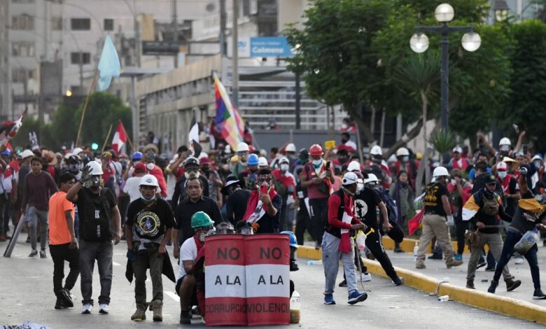 Perú promete investigar violencia policial en protestas: ONU 1 Perú promete investigar violencia policial en protestas: ONU