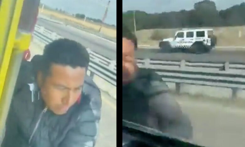 Presunto asaltante se cuelga a camión en carretera de Puebla 1 Presunto asaltante se cuelga a camión en carretera de Puebla